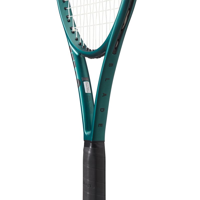 Wilson Blade 100 v9 Tennis Racquet