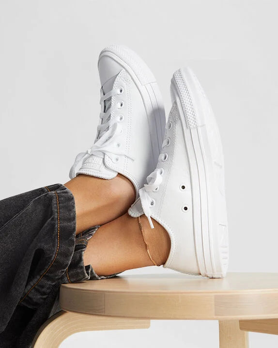 Converse Chuck Taylor All Star Leather Low Top