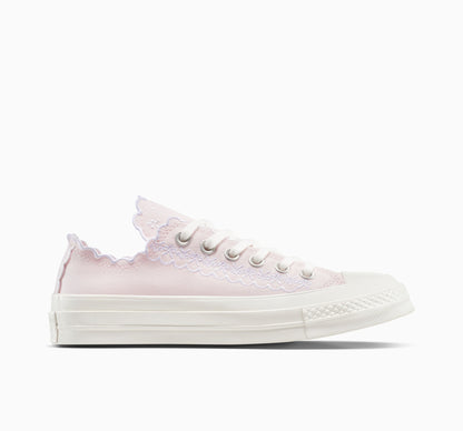 Chuck 70 Embroidered Low Top