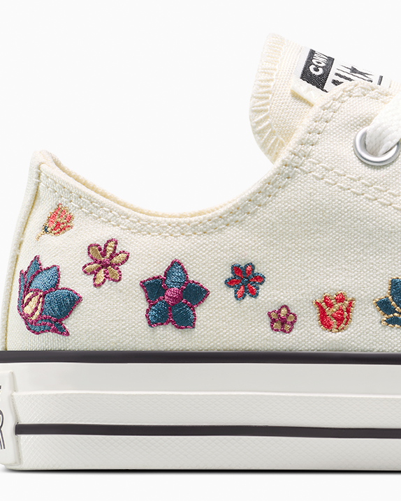 Chuck Taylor All Star Flowers