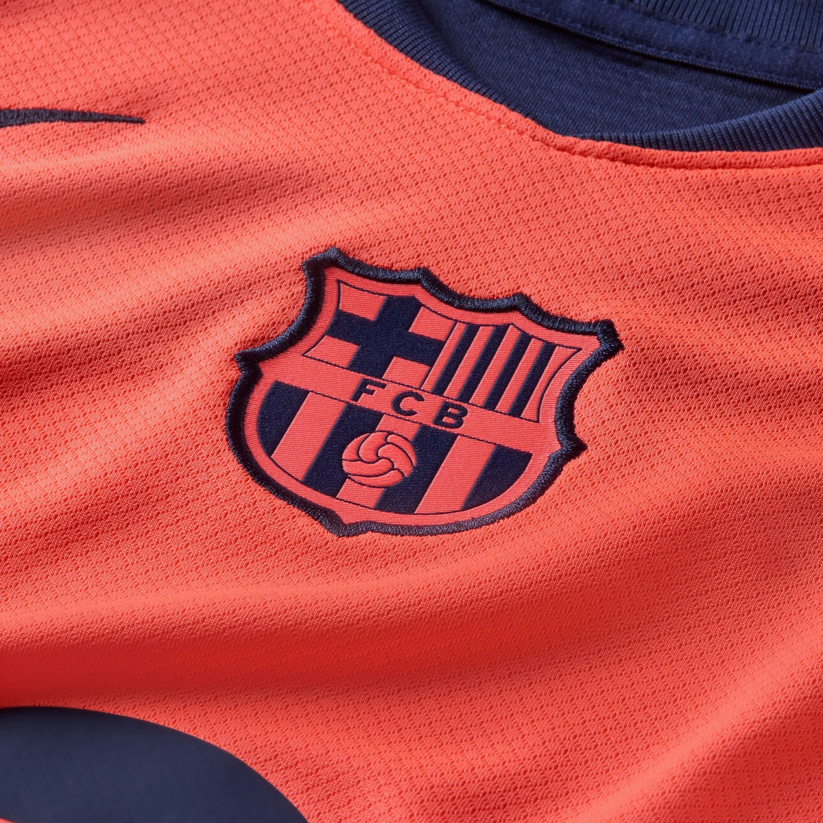 Nike FC Barcelona 2025/26 Stadium Third Big Kids' Dri-FIT Total 90 Soccer Replica Jersey