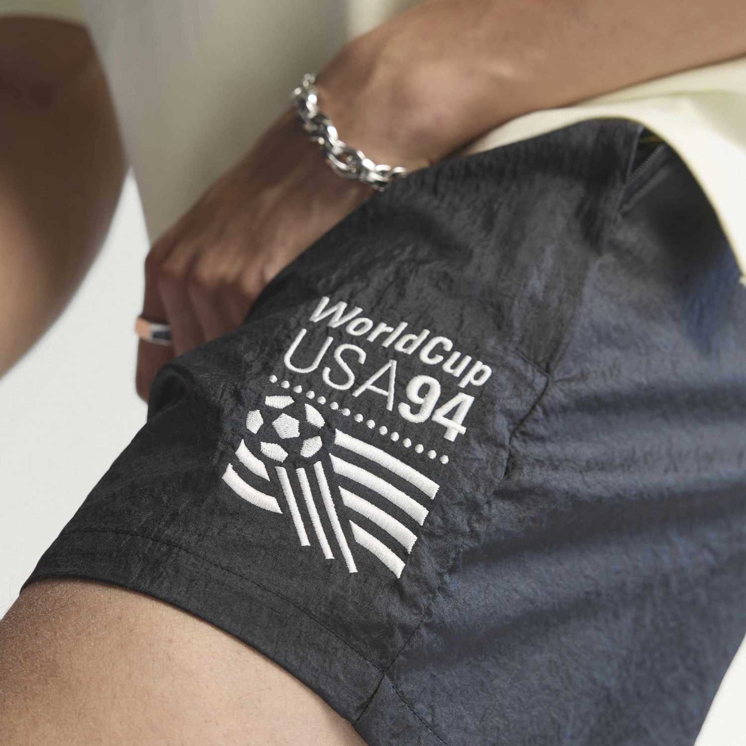 USA 94 Graphic Short - Mens